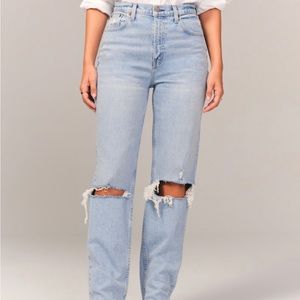 Abercrombie and Fitch 90’s Straight Ultra High Rise size 26/2